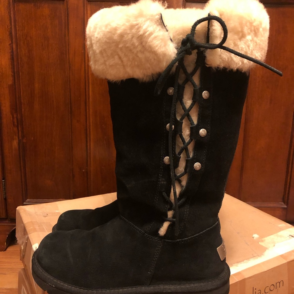 Ugg women’s upside black size 8 boots